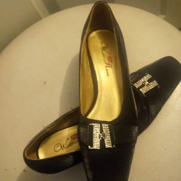 WILD ROSE HELLS - Picture 2 of 7